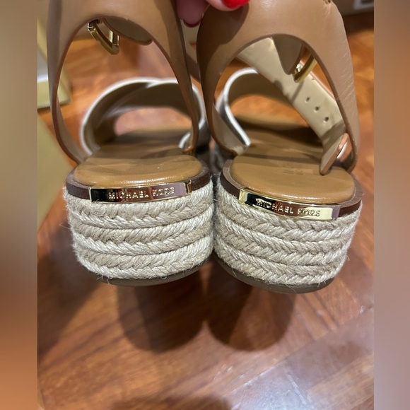 Michael Kors Sandal - Picture 4 of 10